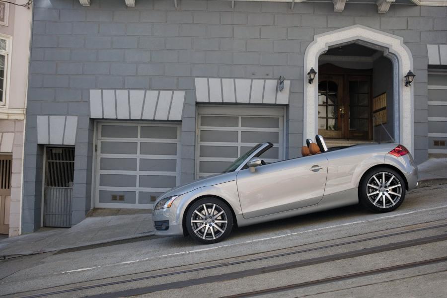  Audi TT Roadster (8J) 2007 года  (NA) (фото 8 из 11)